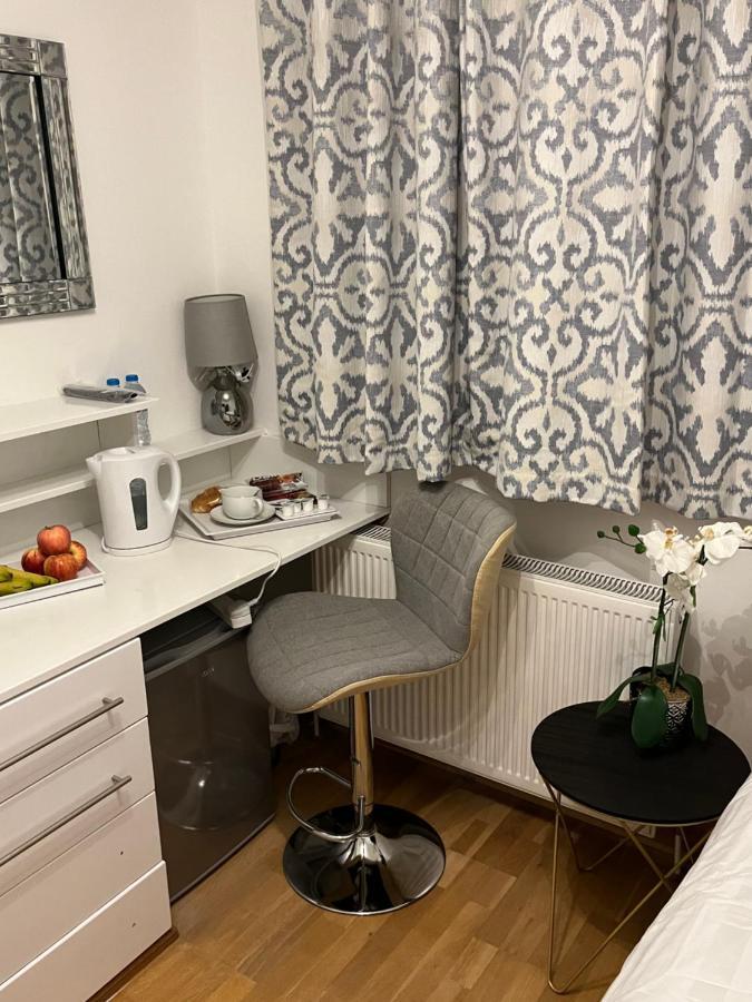 Tj Homes - Double Room With Single Bed - 3 Min To Tube Station - London Ruislip Dış mekan fotoğraf