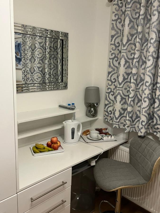 Tj Homes - Double Room With Single Bed - 3 Min To Tube Station - London Ruislip Dış mekan fotoğraf